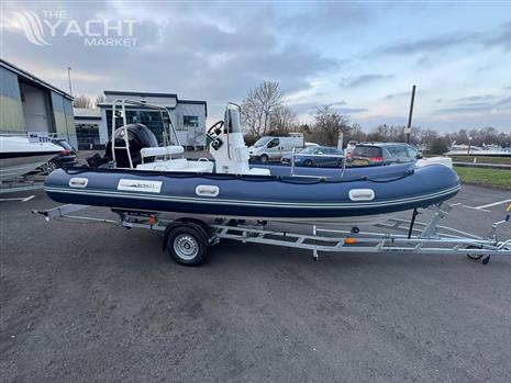 Thanes Marine 16.5 Open - thanes-marine-5-8-diver