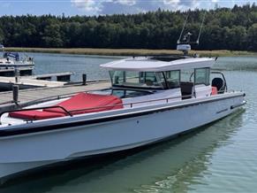 Axopar Boats 37 XC Cross Cabin