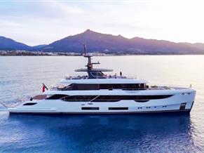 Benetti Oasis 40M