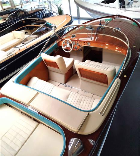 RIVA AQUARAMA SPECIAL 708