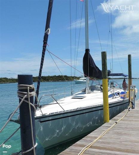Hunter 37 Legend - 1988 Hunter 37 Legend - Photo #1