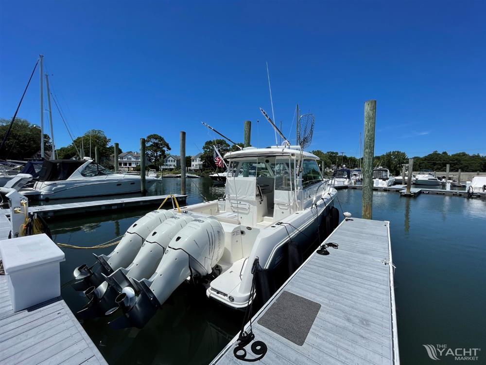 2018 Boston Whaler