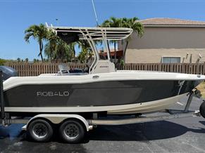 Robalo R200