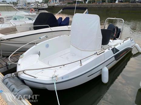 BENETEAU FLYER 5.5 SPACEDECK