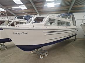 Viking 28 Narrow Beam called Lucky Gem