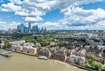 Thames Lighter Houseboat - Thames Lighter Houseboat