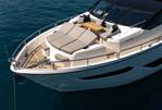 Sunseeker 88 Yacht - 22 - Foredeck