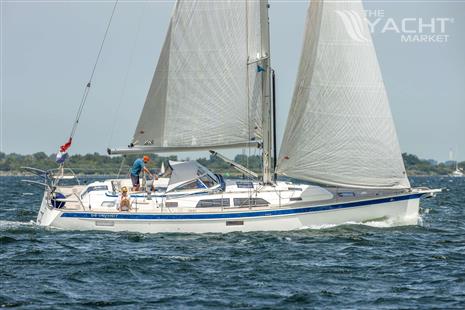 HALLBERG RASSY HALLBERG RASSY 44