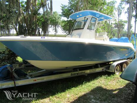 Everglades 255 Center Console