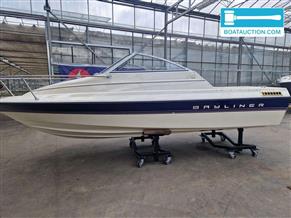 BAYLINER BAYLINER 1952 CAPRI CUDDY