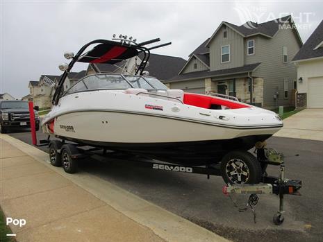 Sea-Doo 230 WAKE - 2012 Sea-Doo 230 WAKE - Photo #1
