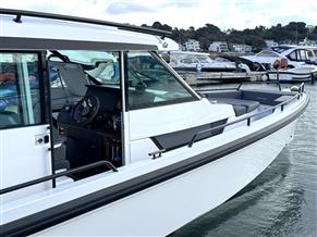 Axopar 37 Sport Cabin