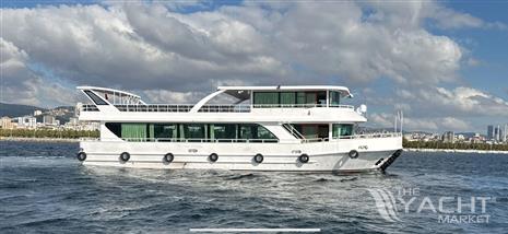 Custom-Craft RESTAURANT AND EXCURSION VESSEL 185 PAX