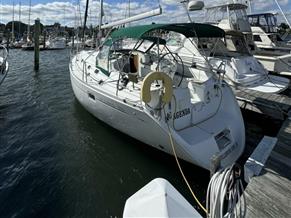 Beneteau 381