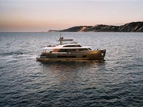 Azimut Magellano 25