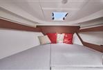 Jeanneau Merry Fisher 795 - Series 2 - Jeanneau Merry Fisher 795 Series 2 - cabin with double berth and hatch to deck