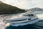 Azimut Yachts S8