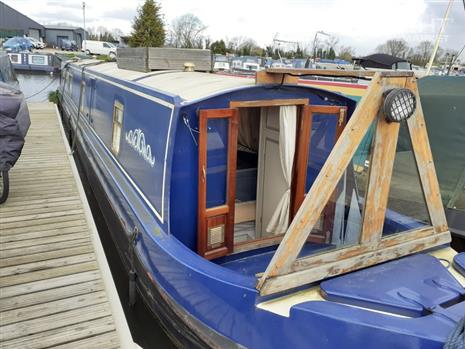 Liverpool Boats 58ft Cruiser Stern narrowboat called Twilight