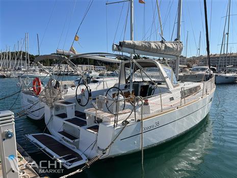 Beneteau Oceanis 38