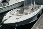 Robalo R242