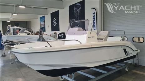 BENETEAU FLYER 6 SPACEDECK