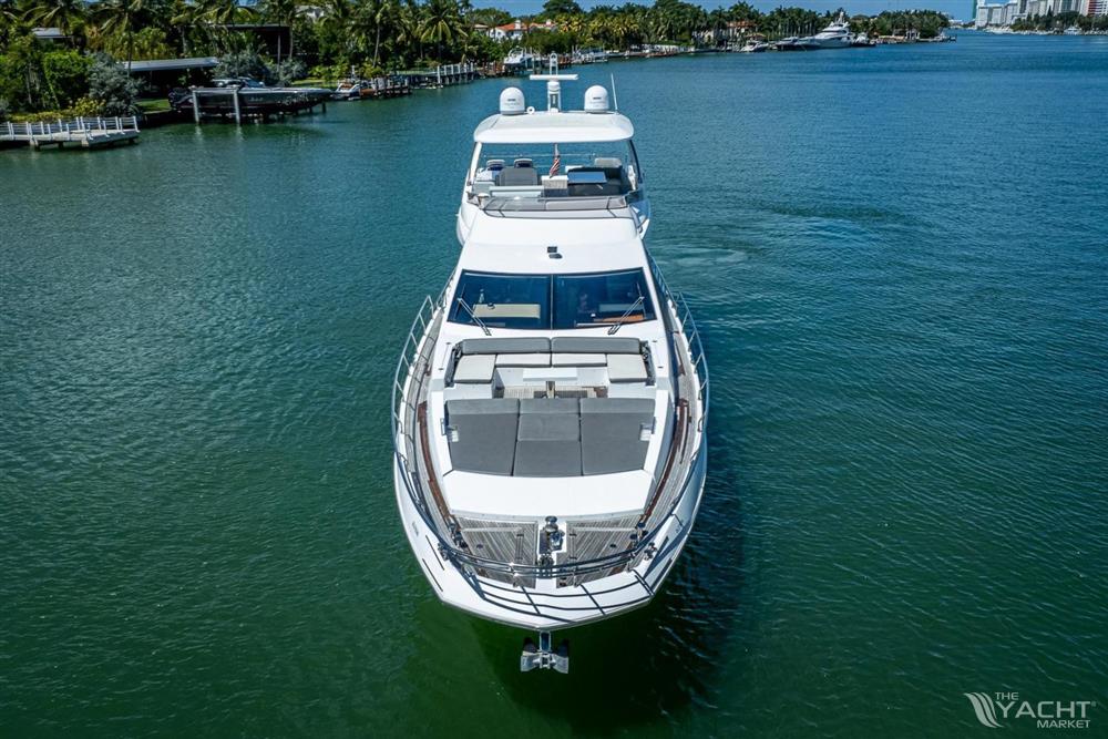 2016 Azimut