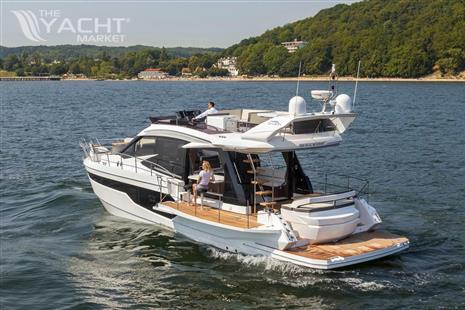 Galeon 500 Fly