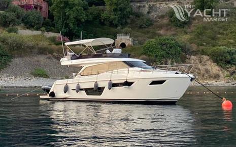 Ferretti 500