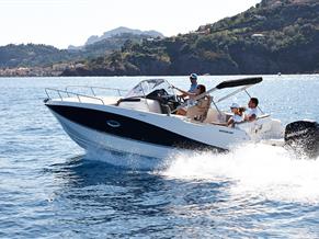 Quicksilver Active 755 Sundeck