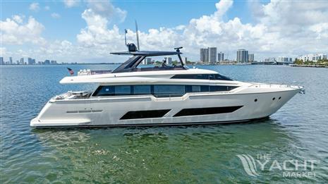 Ferretti Yachts 850