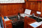 Hallberg-Rassy 36 - Galley