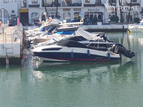 Bayliner VR6 Cuddy Cabin