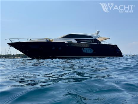 CAYMAN YACHTS  57 HT