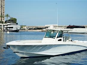 Boston Whaler 370 Outrage