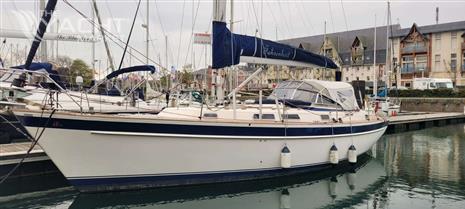 HALLBERG RASSY HALLBERG RASSY 39