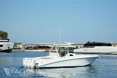 BOSTON WHALER OUTRAGE 370