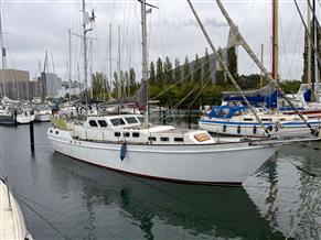 CUSTOM STEEL MOTORSAILER 38