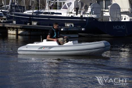AB Inflatables Jet 350 XP
