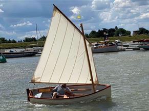 CUSTOM CLASSIC SAILING DINGHY JADE-10