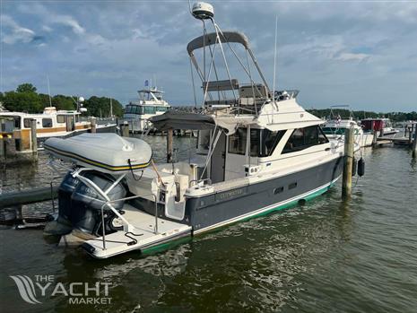 Cutwater C-32 CB