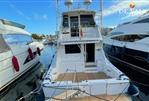 Riviera 58 Enclosed Flybridge - Picture 7