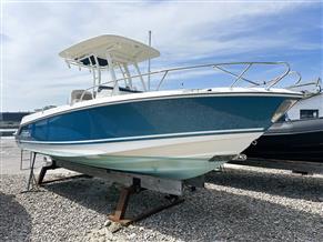 Boston Whaler 230 Outrage