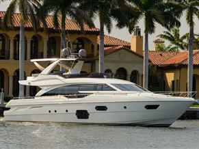 Ferretti Yachts 690