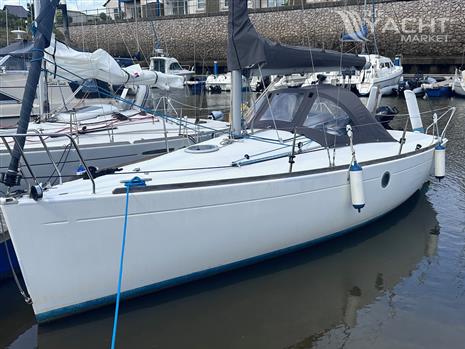 Beneteau First 211