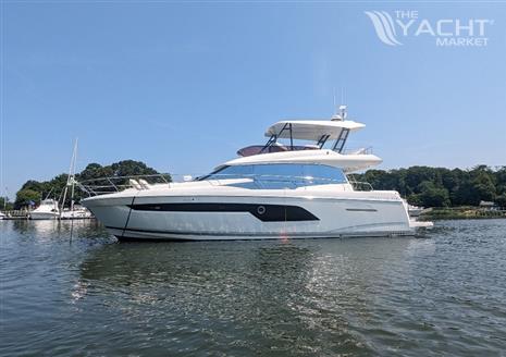 Prestige 520 Flybridge