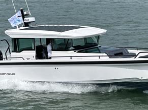 Axopar 37 XC Cross Cabin Brabus Line