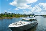 Monte Carlo Yachts MCY86 - MCY86 Bow