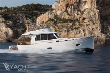 Sasga Yachts Menorquin 42 Flybridge - Semi-displacement economical hull