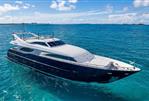 Ferretti Yachts Raised Pilot House