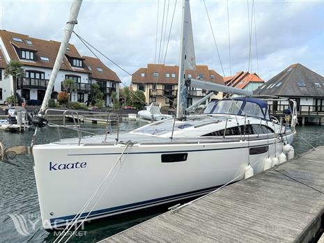 Bavaria Vision 42 Blue Edition